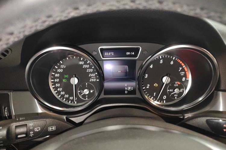 Used Mercedes-Benz M-Class 2015 ML 320 4MATIC Instrument Cluster