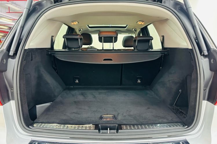 Used Mercedes-Benz M-Class 2015 ML 320 4MATIC Trunk