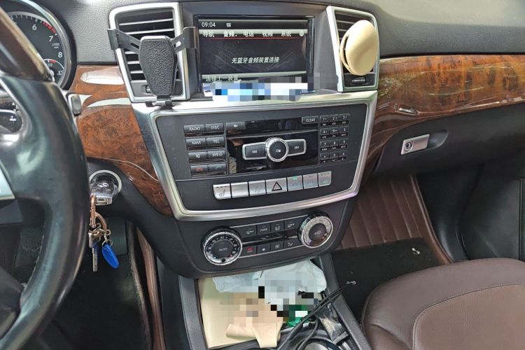 Used Mercedes-Benz M-Class 2015 ML 400 4MATIC Luxury Model Audio And AC Panel