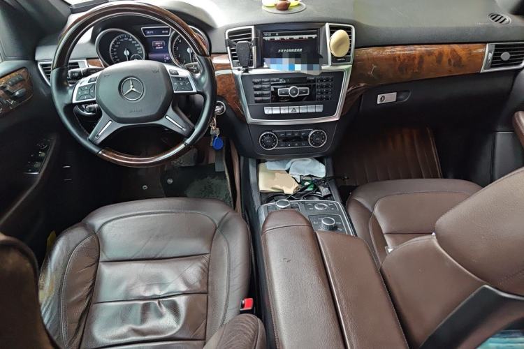 Used Mercedes-Benz M-Class 2015 ML 400 4MATIC Luxury Model Center Console