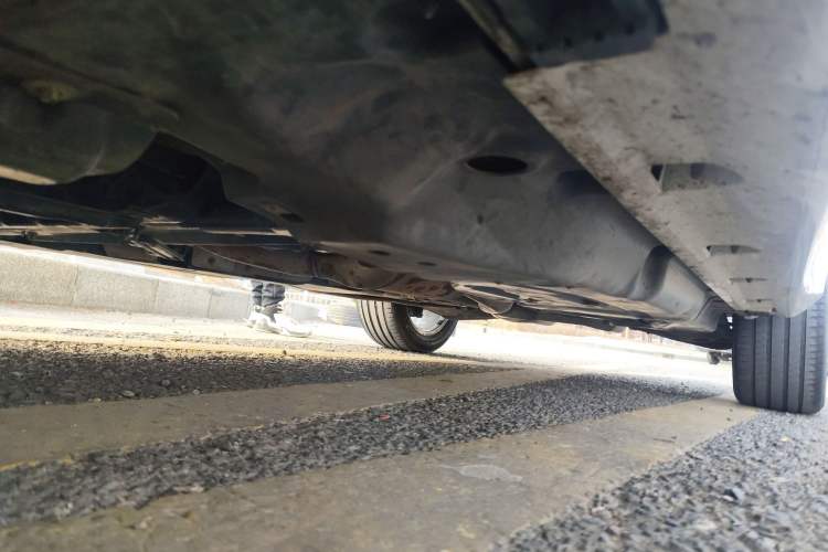 Used Mercedes-Benz M-Class 2015 ML 320 4MATIC Chassis Front Left