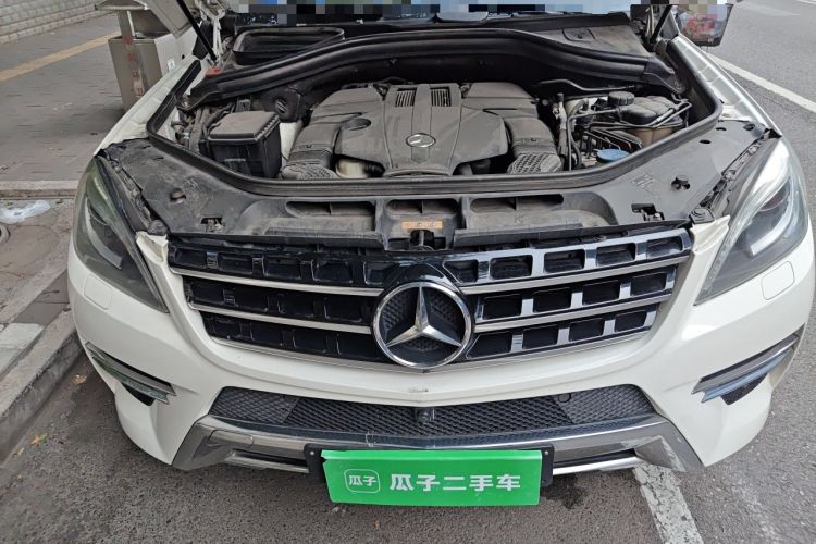 Used Mercedes-Benz M-Class 2015 ML 400 4MATIC Luxury Model Engine Bay