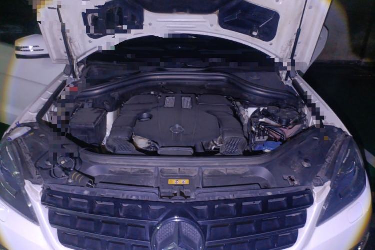 Used Mercedes-Benz M-Class 2015 ML 400 4MATIC Dynamic Model Engine Bay