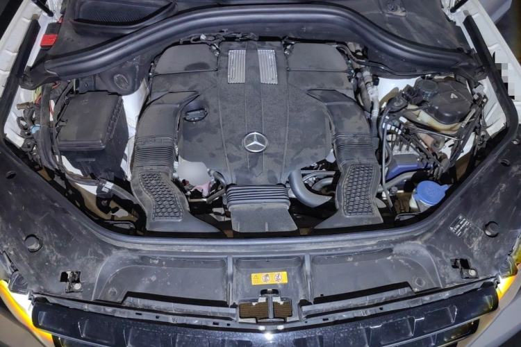 Used Mercedes-Benz M-Class 2015 ML 400 4MATIC Luxury Model Engine Bay