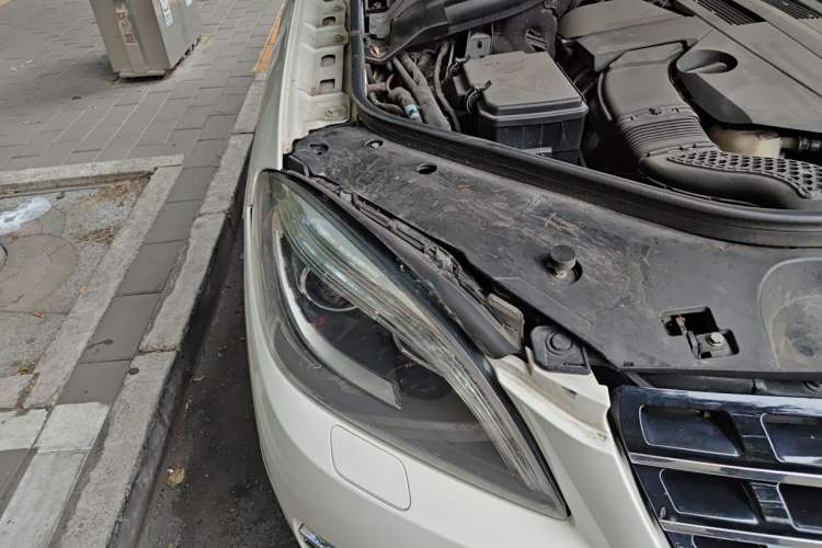 Used Mercedes-Benz M-Class 2015 ML 400 4MATIC Luxury Model Engine Bay Right