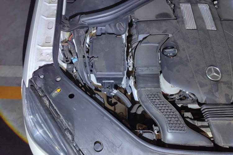 Used Mercedes-Benz M-Class 2015 ML 400 4MATIC Luxury Model Engine Bay Right