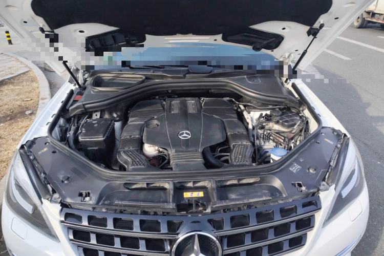 Used Mercedes-Benz M-Class 2015 ML 320 4MATIC Engine Bay