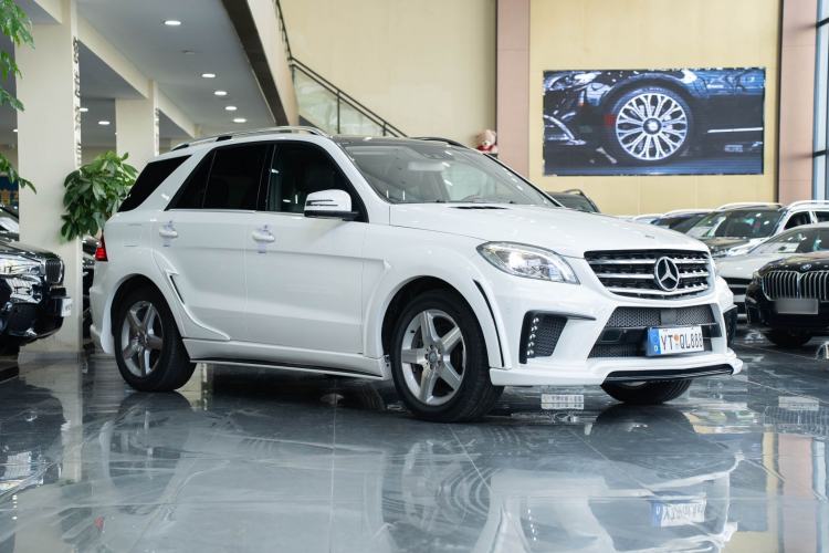 Used Mercedes-Benz M-Class 2015 ML 400 4MATIC Luxury Model Exterior 1