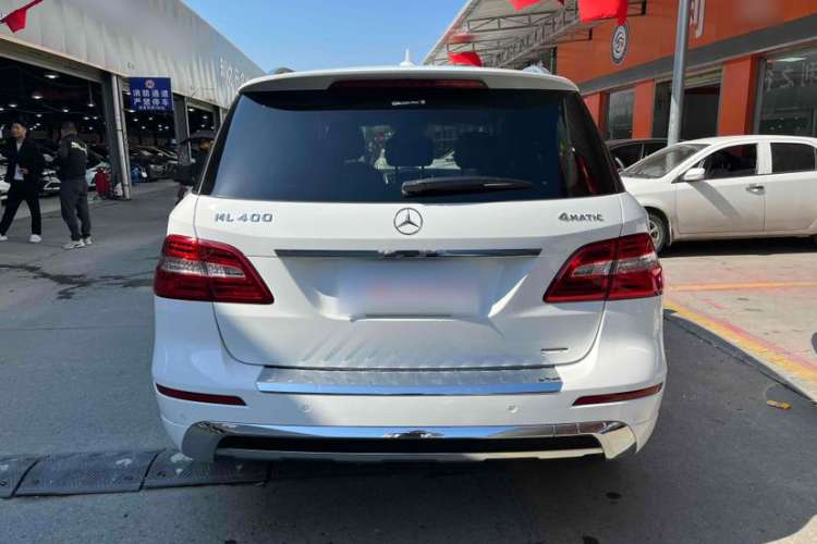 Used Mercedes-Benz M-Class 2015 ML 400 4MATIC Luxury Model Exterior 4