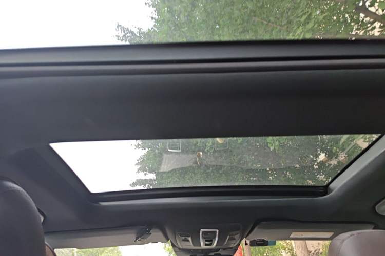 Used Mercedes-Benz M-Class 2015 ML 400 4MATIC Luxury Model Headliner