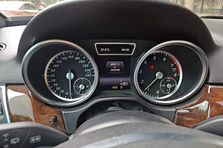Used Mercedes-Benz M-Class 2015 ML 400 4MATIC Luxury Model Instrument Cluster