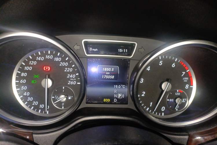Used Mercedes-Benz M-Class 2015 ML 400 4MATIC Dynamic Model Instrument Cluster