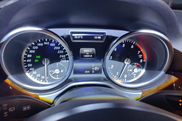 Used Mercedes-Benz M-Class 2015 ML 400 4MATIC Luxury Model Instrument Cluster