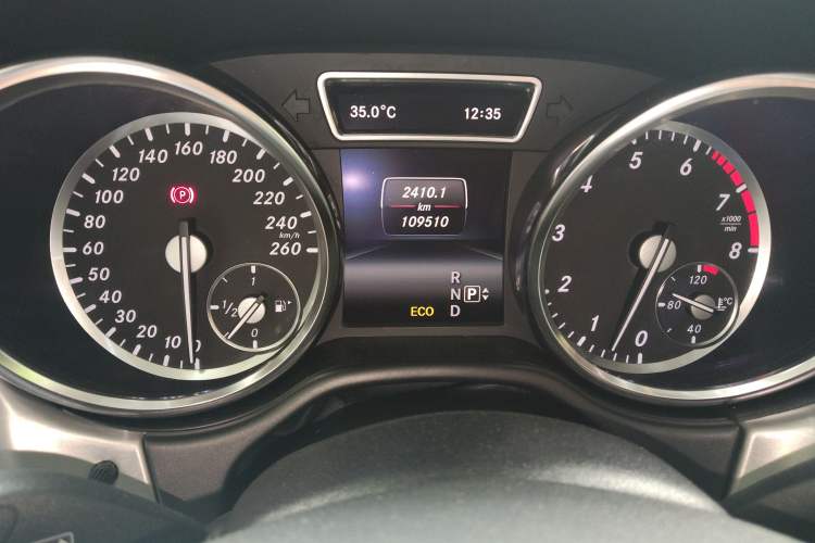 Used Mercedes-Benz M-Class 2015 ML 320 4MATIC Instrument Cluster