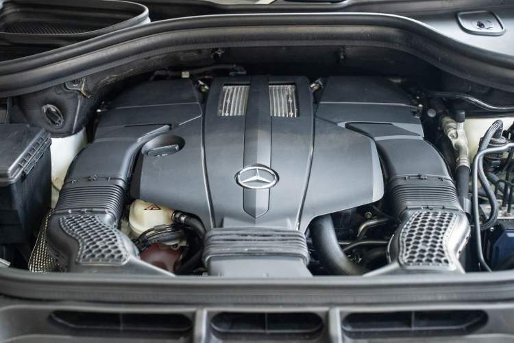 Used Mercedes-Benz M-Class 2015 ML 400 4MATIC Luxury Model Interior 9