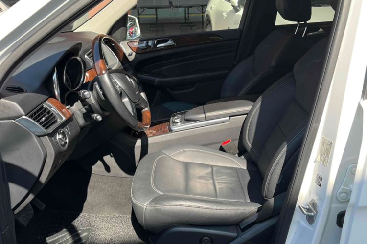 Used Mercedes-Benz M-Class 2015 ML 400 4MATIC Luxury Model Left Front Seat