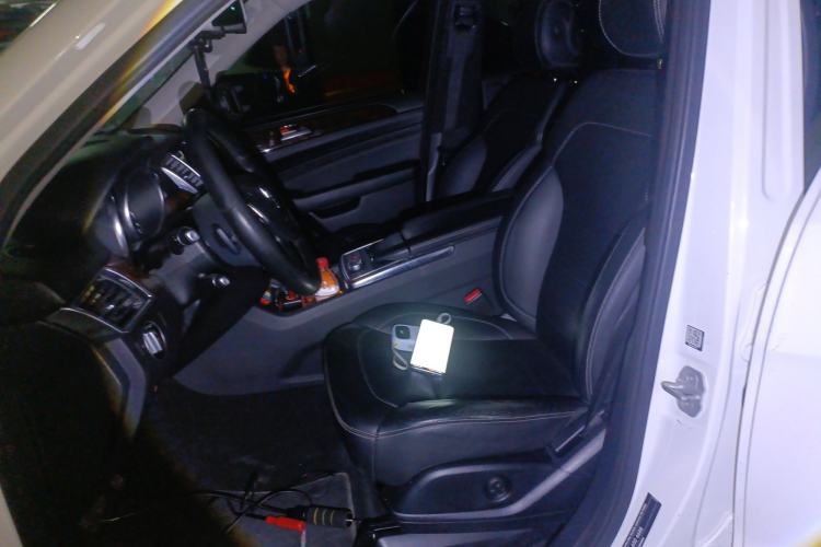 Used Mercedes-Benz M-Class 2015 ML 400 4MATIC Dynamic Model Left Front Seat