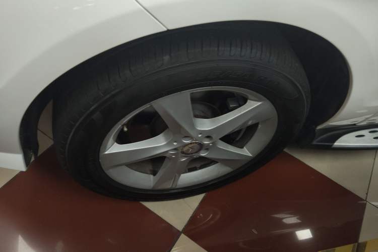 Used Mercedes-Benz M-Class 2015 ML 320 4MATIC Left Front Wheel Hub