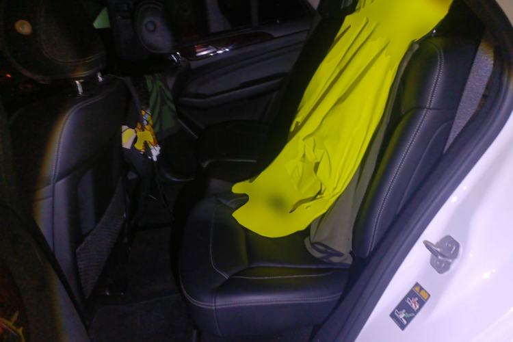 Used Mercedes-Benz M-Class 2015 ML 400 4MATIC Dynamic Model Left Rear Seat