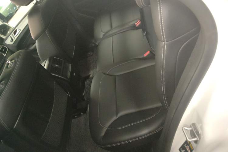 Used Mercedes-Benz M-Class 2015 ML 320 4MATIC Left Rear Seat