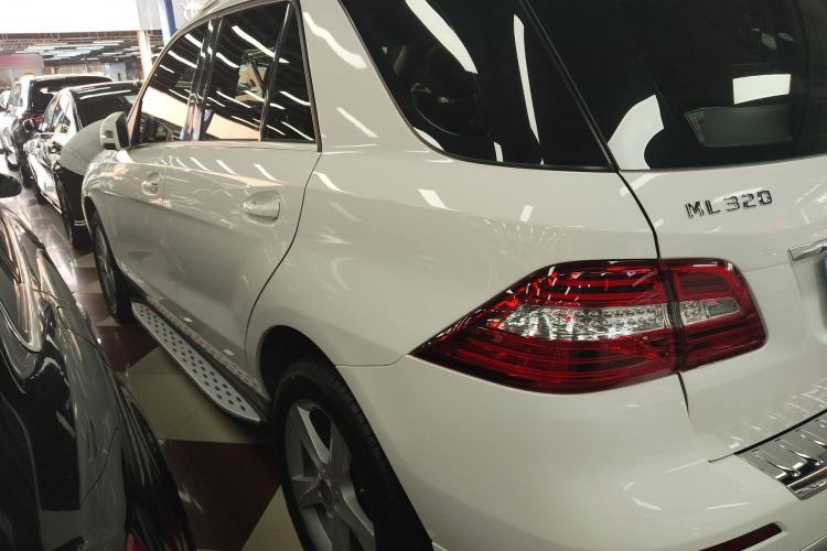 Used Mercedes-Benz M-Class 2015 ML 320 4MATIC Left Side
