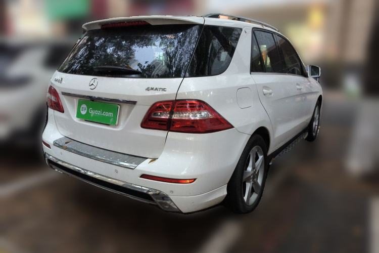 Used Mercedes-Benz M-Class 2015 ML 400 4MATIC Dynamic Model Rear Right 45 Deg