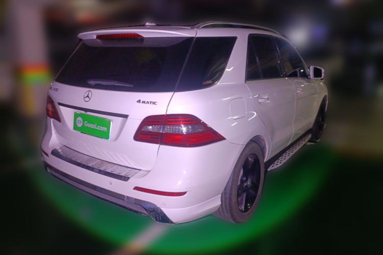 Used Mercedes-Benz M-Class 2015 ML 400 4MATIC Dynamic Model Rear Right 45 Deg