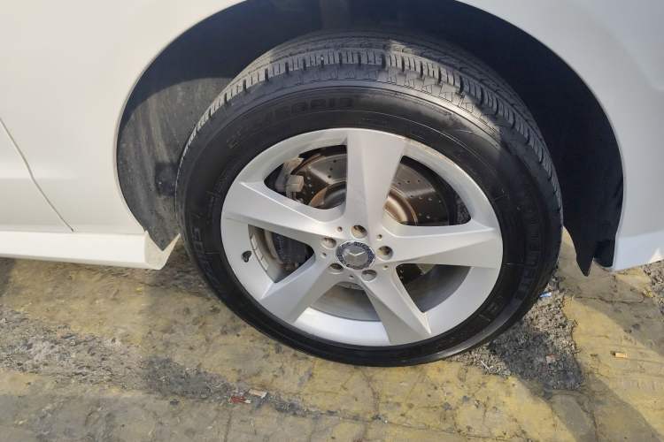 Used Mercedes-Benz M-Class 2015 ML 320 4MATIC Right Front Wheel Hub