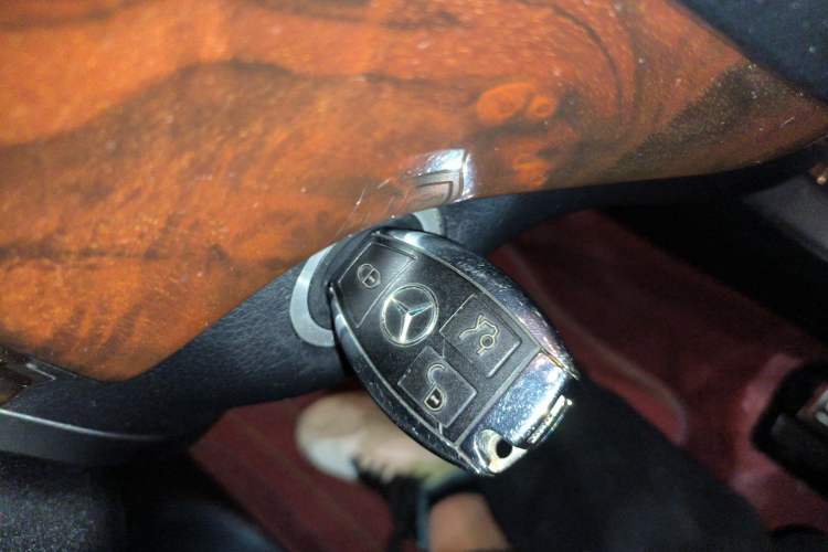 Used Mercedes-Benz M-Class 2015 ML 400 4MATIC Dynamic Model Vehicle Key