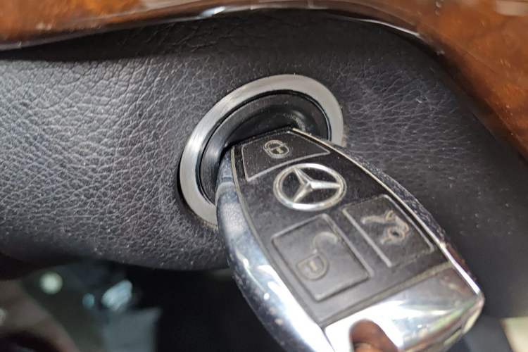 Used Mercedes-Benz M-Class 2015 ML 400 4MATIC Luxury Model Vehicle Key