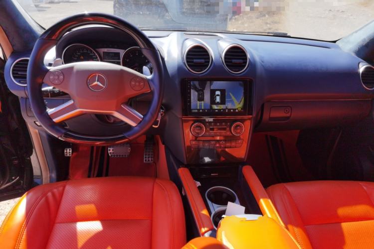Used Mercedes-Benz M-Class AMG 2011 AMG ML 63 Center Console