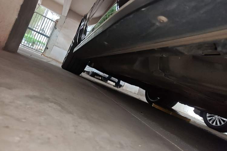 Used Mercedes-Benz M-Class AMG 2011 AMG ML 63 Chassis Rear Left