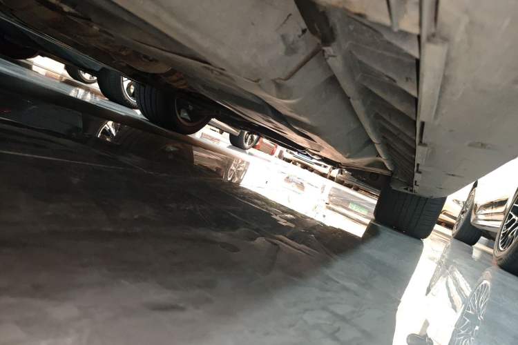 Used Mercedes-Benz M-Class AMG 2011 AMG ML 63 Chassis Rear Right