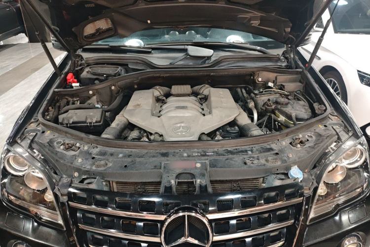Used Mercedes-Benz M-Class AMG 2011 AMG ML 63 Engine Bay