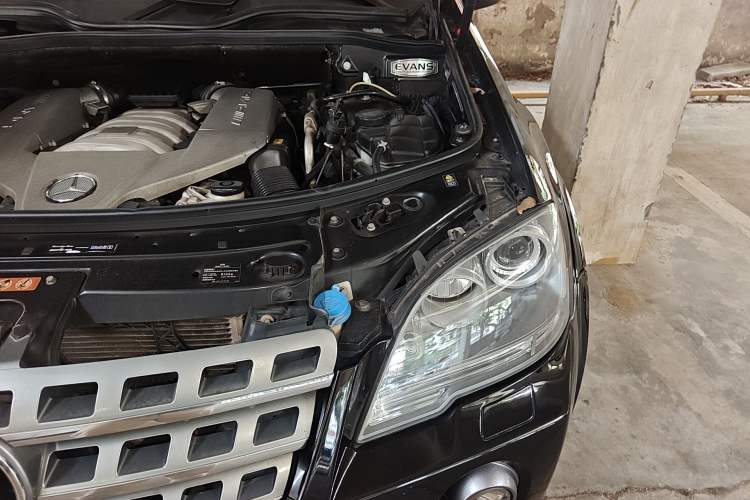 Used Mercedes-Benz M-Class AMG 2011 AMG ML 63 Engine Bay Left