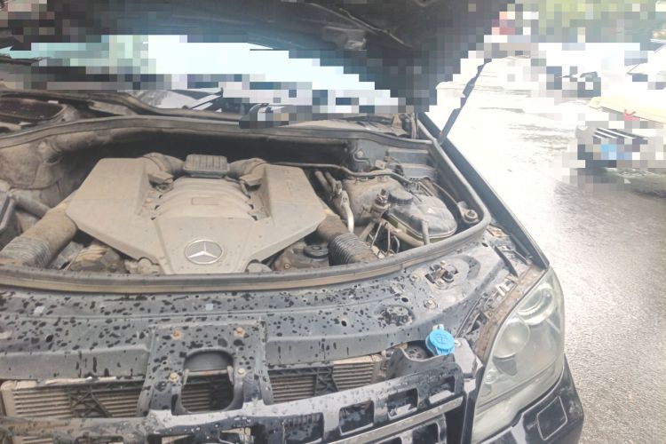 Used Mercedes-Benz M-Class AMG 2011 AMG ML 63 Engine Bay Left