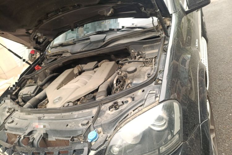 Used Mercedes-Benz M-Class AMG 2011 AMG ML 63 Engine Bay Left