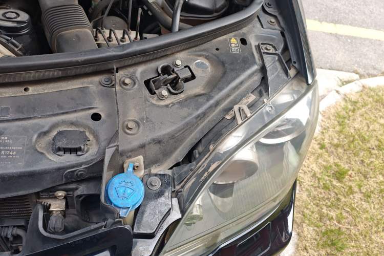 Used Mercedes-Benz M-Class AMG 2011 AMG ML 63 Engine Bay Left