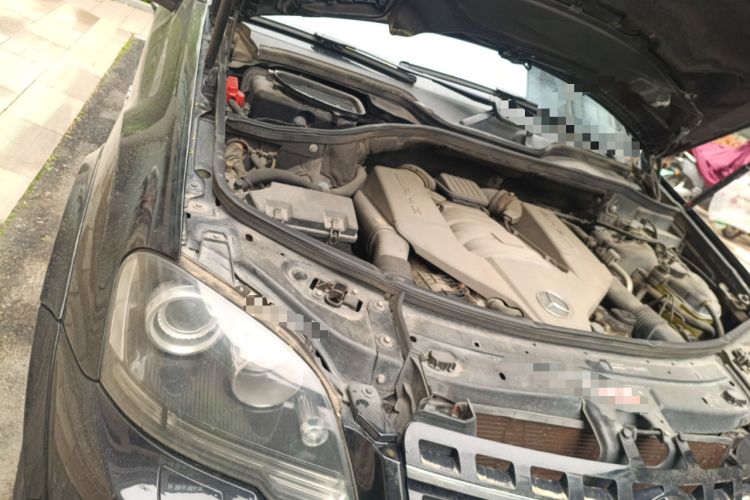 Used Mercedes-Benz M-Class AMG 2011 AMG ML 63 Engine Bay Right