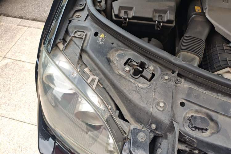 Used Mercedes-Benz M-Class AMG 2011 AMG ML 63 Engine Bay Right