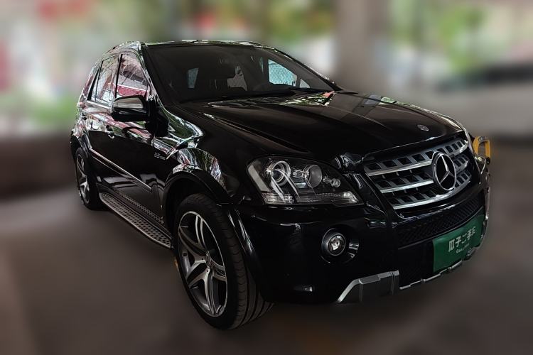 Used Mercedes-Benz M-Class AMG 2011 AMG ML 63 Front Right 45 Deg