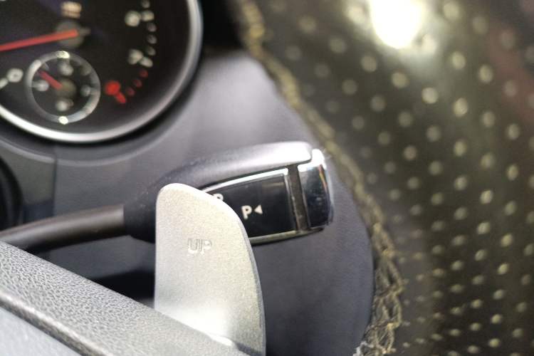 Used Mercedes-Benz M-Class AMG 2011 AMG ML 63 Gear Lever