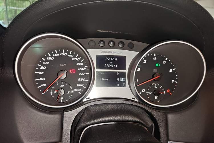 Used Mercedes-Benz M-Class AMG 2011 AMG ML 63 Instrument Cluster