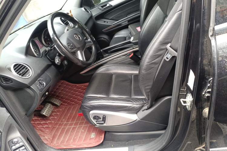 Used Mercedes-Benz M-Class AMG 2011 AMG ML 63 Left Front Seat