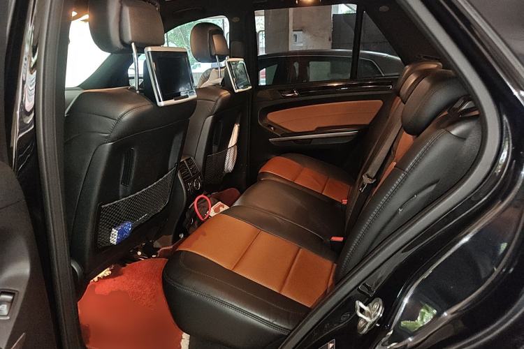 Used Mercedes-Benz M-Class AMG 2011 AMG ML 63 Left Rear Seat
