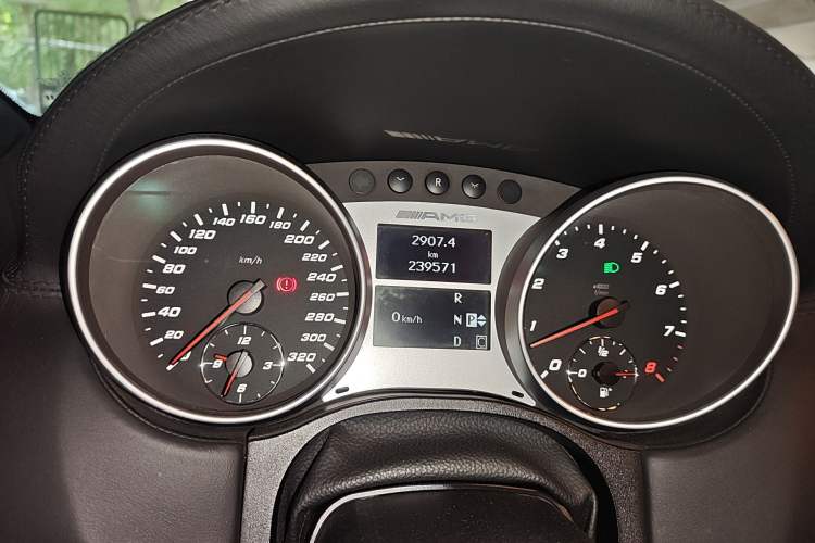 Used Mercedes-Benz M-Class AMG 2011 AMG ML 63 Odometer Close Up