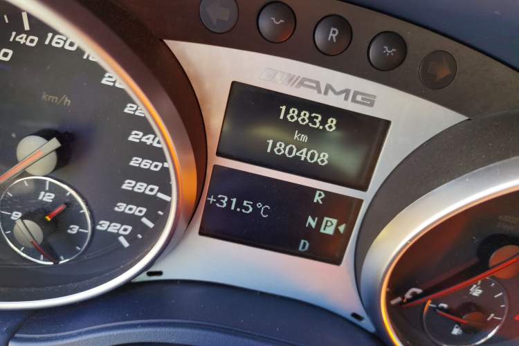 Used Mercedes-Benz M-Class AMG 2011 AMG ML 63 Odometer Close Up
