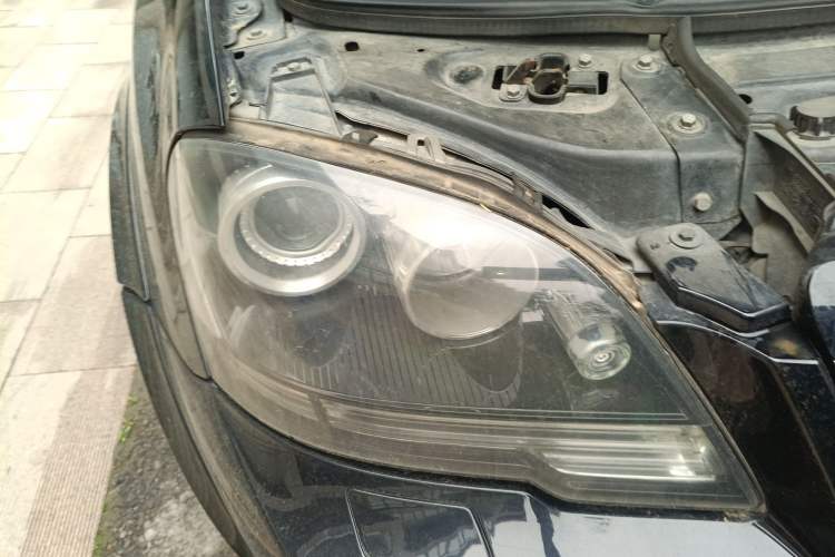 Used Mercedes-Benz M-Class AMG 2011 AMG ML 63 Right Front Headlight