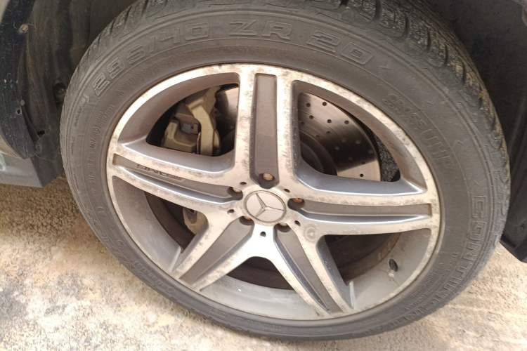 Used Mercedes-Benz M-Class AMG 2011 AMG ML 63 Right Front Wheel Hub