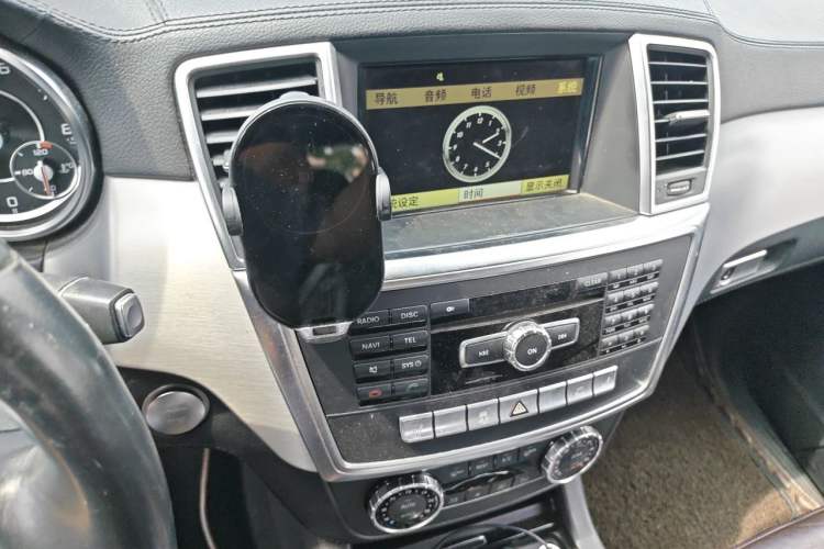 Used Mercedes-Benz M-Class AMG 2012 AMG ML 63 Audio And AC Panel
